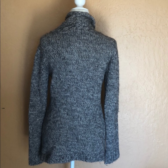 ⭐️✨2 for$15 ✨⭐️ Berreti Cardigan size small - Picture 5 of 7